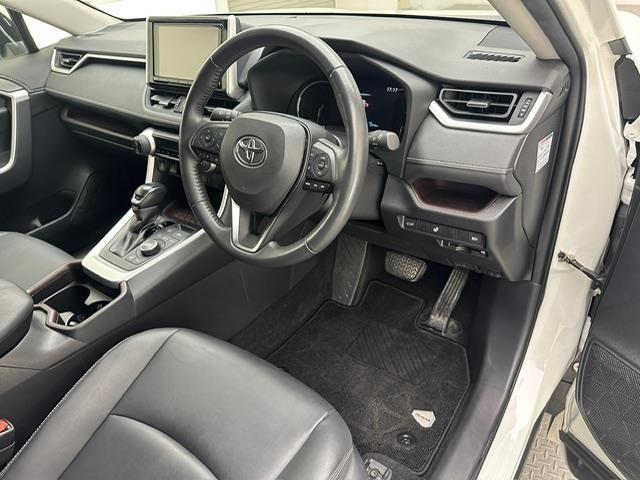RAV4 G Zパッケージ 純正9インチナビ フルセグ CD DVD BT MSV HDMI バックカメラ ビルトインETC パワーバックドア TRDエアロ レーダークルーズコントロール プリクラッシュセーフティー デジミラー(19枚目)