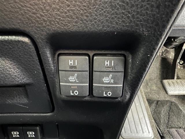 ヴォクシー ハイブリッドＺＳ　煌ＩＩ　純正９インチＳＤナビＣＤ／ＤＶＤ／ＳＤ／Ｂｔ／フルセグ・ＮＳＺＴ－Ｙ６８Ｔ　バックカメラ　純正フリップダウンモニター　両側パワースライドドア　クルーズコントロール　ＰＫＳＢ　ＬＤＡ　シートヒーター（10枚目）