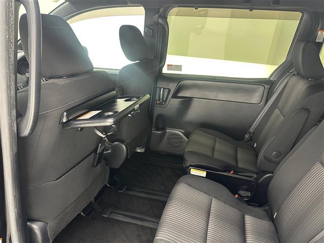 ヴォクシー ハイブリッドＺＳ　煌ＩＩ　純正９インチＳＤナビＣＤ／ＤＶＤ／ＳＤ／Ｂｔ／フルセグ・ＮＳＺＴ－Ｙ６８Ｔ　バックカメラ　純正フリップダウンモニター　両側パワースライドドア　クルーズコントロール　ＰＫＳＢ　ＬＤＡ　シートヒーター（28枚目）