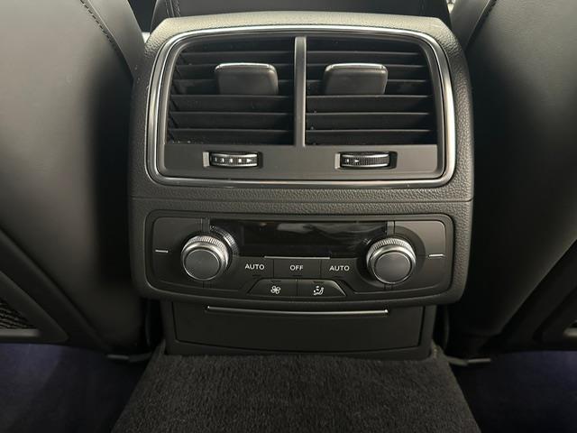 Ａ７スポーツバック ２．０ＴＦＳＩクワトロ　Ｓラインパッケージ　純正ＨＤＤナビＣＤ／ＤＶＤ／ＳＤ／Ｂｔ／フルセグ　バックカメラ　ＡＣＣ　ＢＳＭ　ＬＫＡ　４ＷＤ　レザーシート　シートヒーター　パワーシート　パーキングアシスト　コーナーセンサー　パドルシフト（11枚目）