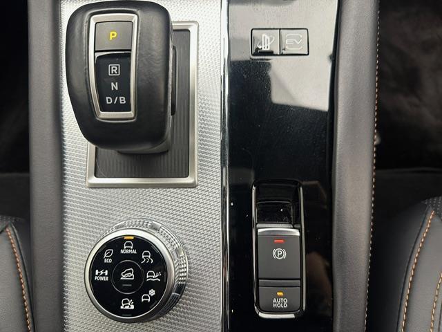 アウトランダーPHEV P 前後ドライブレコーダー 純正メモリナビ マイパイロット ワイヤレス充電 オートビーム アラウンドビュー コーナーセンサー シートヒーター LEDヘッドライト Aapple car play 4WD(7枚目)