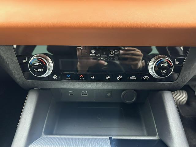 アウトランダーPHEV P 前後ドライブレコーダー 純正メモリナビ マイパイロット ワイヤレス充電 オートビーム アラウンドビュー コーナーセンサー シートヒーター LEDヘッドライト Aapple car play 4WD(8枚目)