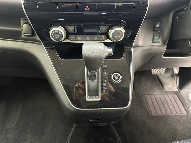 セレナ Ｘ　純正ナビ　ＣＤ　ＳＤ　ＢＴ　フルセグＴＶ　両側スライドドア　ＥＴＣ　クルーズコントロール　衝突軽減ブレーキ　Ａストップ　スマーキー　プッシュスタート　フロアマット　ドアバイザー　Ｗエアバック（5枚目）