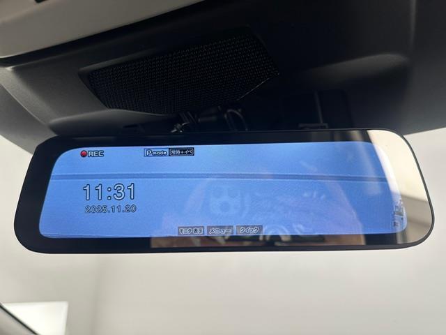 クロストレック リミテッド　純正１１．６インチナビ（ＦＭ・ＡＭ／ＢＴ／フルセグ／ｉＰｏｄ／ＡＵＸ）　バックカメラ　全方位カメラ　ＥＴＣ　社外ドラレコ前後　デジタルインナーミラー　純正ＡＷ１８インチ　純正フロアマット　ＡＶＨ（8枚目）