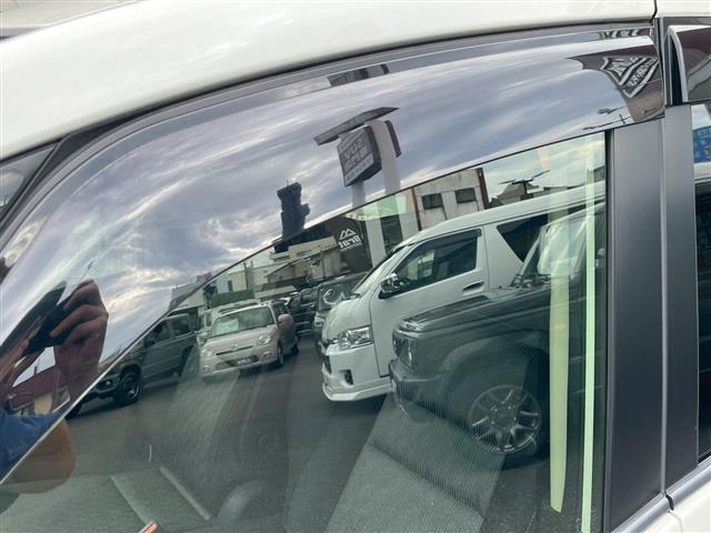 セレナ ハイウェイスター　Ｖ　前後ドライブレコーダー　両側パワースライド　アイストップ　プロパイロット　レーダークルーズコントロール　全方位カメラ　ケンウッドＳＤナビ　ＣＤ　ＵＳＢ　ワンセグ　Ｂｌｕｅｔｏｏｔｈ　純正フロアマット（12枚目）