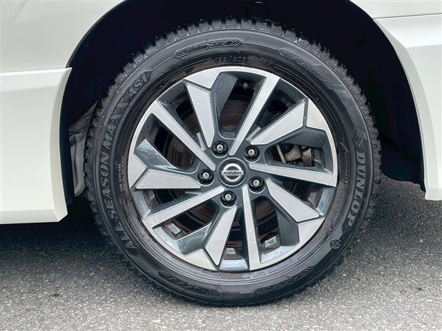 セレナ ハイウェイスター　Ｖ　前後ドライブレコーダー　両側パワースライド　アイストップ　プロパイロット　レーダークルーズコントロール　全方位カメラ　ケンウッドＳＤナビ　ＣＤ　ＵＳＢ　ワンセグ　Ｂｌｕｅｔｏｏｔｈ　純正フロアマット（15枚目）