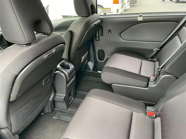 セレナ ハイウェイスター　Ｖ　前後ドライブレコーダー　両側パワースライド　アイストップ　プロパイロット　レーダークルーズコントロール　全方位カメラ　ケンウッドＳＤナビ　ＣＤ　ＵＳＢ　ワンセグ　Ｂｌｕｅｔｏｏｔｈ　純正フロアマット（23枚目）