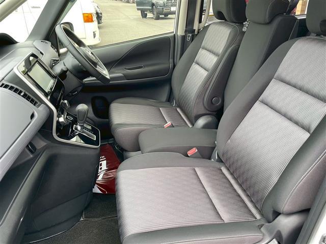 セレナ ハイウェイスター　Ｖ　前後ドライブレコーダー　両側パワースライド　アイストップ　プロパイロット　レーダークルーズコントロール　全方位カメラ　ケンウッドＳＤナビ　ＣＤ　ＵＳＢ　ワンセグ　Ｂｌｕｅｔｏｏｔｈ　純正フロアマット（25枚目）