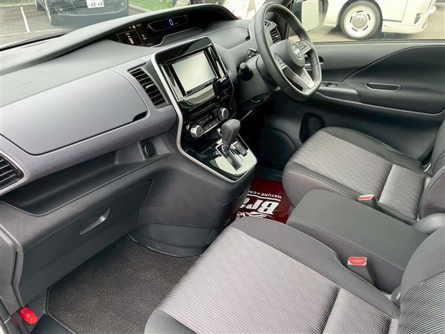 セレナ ハイウェイスター　Ｖ　前後ドライブレコーダー　両側パワースライド　アイストップ　プロパイロット　レーダークルーズコントロール　全方位カメラ　ケンウッドＳＤナビ　ＣＤ　ＵＳＢ　ワンセグ　Ｂｌｕｅｔｏｏｔｈ　純正フロアマット（26枚目）