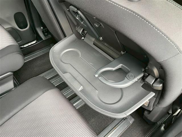 セレナ ハイウェイスター　Ｖ　前後ドライブレコーダー　両側パワースライド　アイストップ　プロパイロット　レーダークルーズコントロール　全方位カメラ　ケンウッドＳＤナビ　ＣＤ　ＵＳＢ　ワンセグ　Ｂｌｕｅｔｏｏｔｈ　純正フロアマット（29枚目）