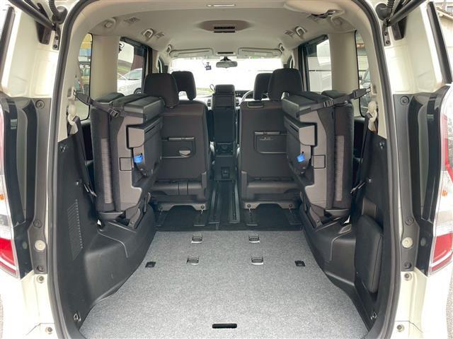 セレナ ハイウェイスター　Ｖ　前後ドライブレコーダー　両側パワースライド　アイストップ　プロパイロット　レーダークルーズコントロール　全方位カメラ　ケンウッドＳＤナビ　ＣＤ　ＵＳＢ　ワンセグ　Ｂｌｕｅｔｏｏｔｈ　純正フロアマット（31枚目）