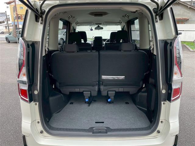 セレナ ハイウェイスター　Ｖ　前後ドライブレコーダー　両側パワースライド　アイストップ　プロパイロット　レーダークルーズコントロール　全方位カメラ　ケンウッドＳＤナビ　ＣＤ　ＵＳＢ　ワンセグ　Ｂｌｕｅｔｏｏｔｈ　純正フロアマット（32枚目）