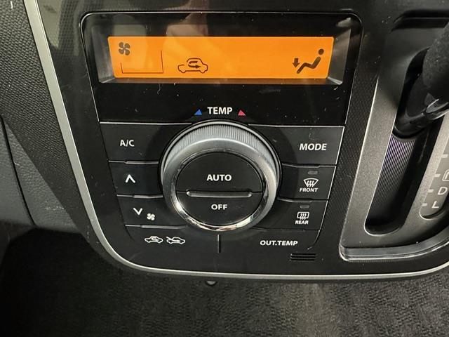 ワゴンＲ リミテッドＩＩ　純正モニター付きオーディオ　ＣＤ　ＦＭ　ＡＭ　バックカメラ　ＨＩＤヘッドライト　オートライト　純正フロアマット　ドアバイザー　シートヒーター　ＩＳＯＦＩＸ　スマートキー　スペアキー　プッシュスタート（6枚目）