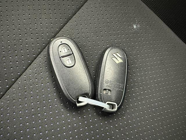 ワゴンＲ リミテッドＩＩ　純正モニター付きオーディオ　ＣＤ　ＦＭ　ＡＭ　バックカメラ　ＨＩＤヘッドライト　オートライト　純正フロアマット　ドアバイザー　シートヒーター　ＩＳＯＦＩＸ　スマートキー　スペアキー　プッシュスタート（8枚目）