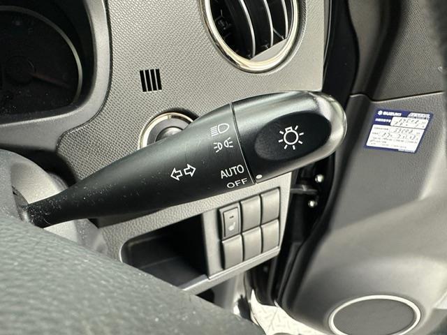 ワゴンＲ リミテッドＩＩ　純正モニター付きオーディオ　ＣＤ　ＦＭ　ＡＭ　バックカメラ　ＨＩＤヘッドライト　オートライト　純正フロアマット　ドアバイザー　シートヒーター　ＩＳＯＦＩＸ　スマートキー　スペアキー　プッシュスタート（9枚目）