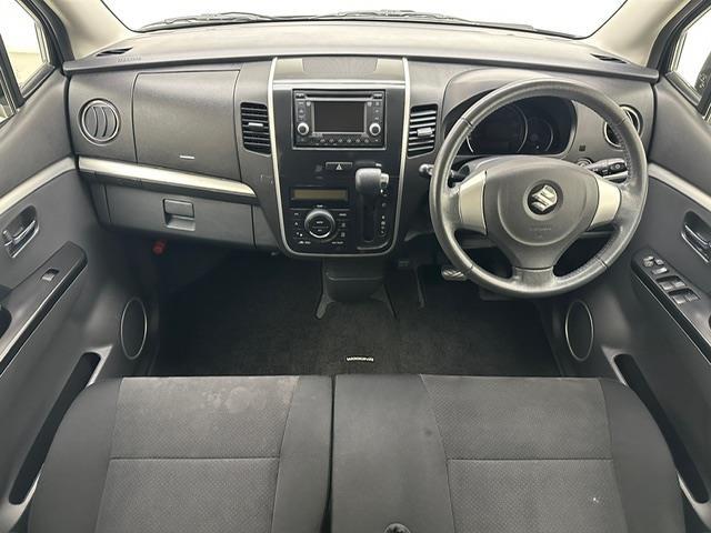 ワゴンＲ リミテッドＩＩ　純正モニター付きオーディオ　ＣＤ　ＦＭ　ＡＭ　バックカメラ　ＨＩＤヘッドライト　オートライト　純正フロアマット　ドアバイザー　シートヒーター　ＩＳＯＦＩＸ　スマートキー　スペアキー　プッシュスタート（10枚目）