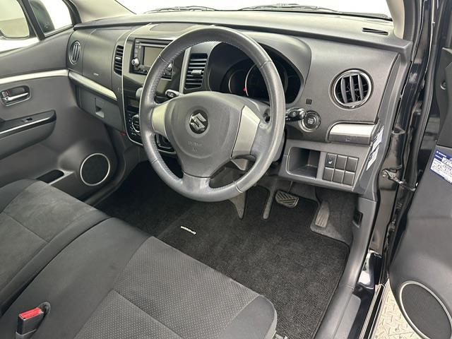 ワゴンＲ リミテッドＩＩ　純正モニター付きオーディオ　ＣＤ　ＦＭ　ＡＭ　バックカメラ　ＨＩＤヘッドライト　オートライト　純正フロアマット　ドアバイザー　シートヒーター　ＩＳＯＦＩＸ　スマートキー　スペアキー　プッシュスタート（12枚目）