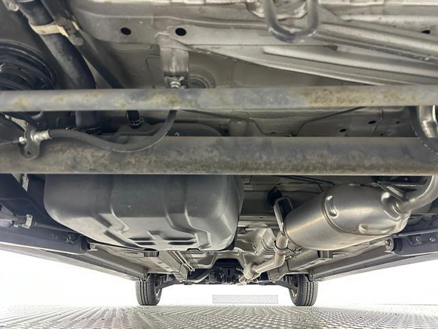 ワゴンＲ リミテッドＩＩ　純正モニター付きオーディオ　ＣＤ　ＦＭ　ＡＭ　バックカメラ　ＨＩＤヘッドライト　オートライト　純正フロアマット　ドアバイザー　シートヒーター　ＩＳＯＦＩＸ　スマートキー　スペアキー　プッシュスタート（28枚目）