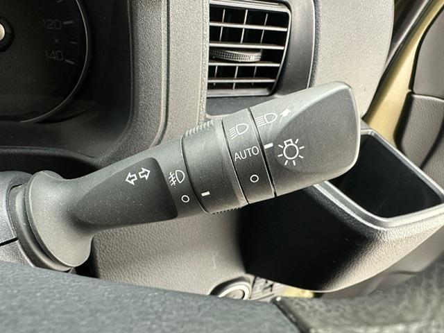 アトレー ＲＳ　両側パワースライドドア　レーダークルーズコントロール　衝突軽減ブレーキ　ＬＤＡ　ＥＴＣ　ＬＥＤヘッドライト　オートライト　フォグライト　社外１４インチアルミホイール　電動格納ミラー　スマートキー（13枚目）