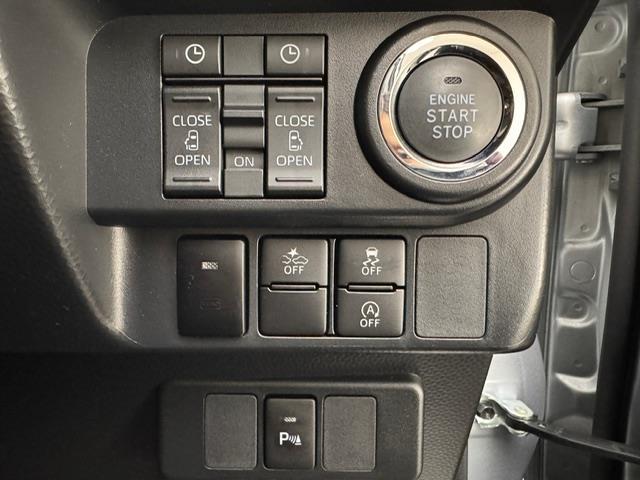 ルーミー カスタムG 純正SDナビ フルセグ CD DVD BT MSV 両側パワースライドドア レーダークルーズコントロール LKA 衝突軽減ブレーキ コーナーセンサー 電子パーキング HOLD LEDヘッドライト(7枚目)