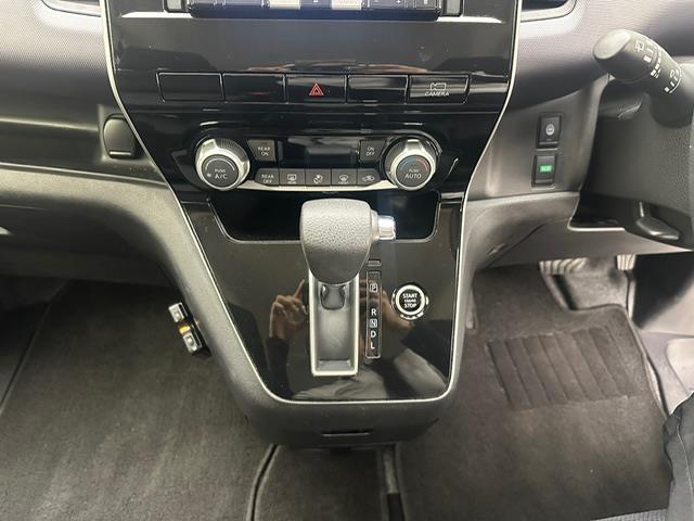 セレナ Ｓ　社外ＳＤナビ　アラウンドビューモニター　衝突軽減ブレーキ　オートクルーズコントロール　　社外ＥＴＣ　片側パワースライドドア　オートライト　オートハイビーム　ＬＥＤヘッドライト　プッシュスタート（6枚目）