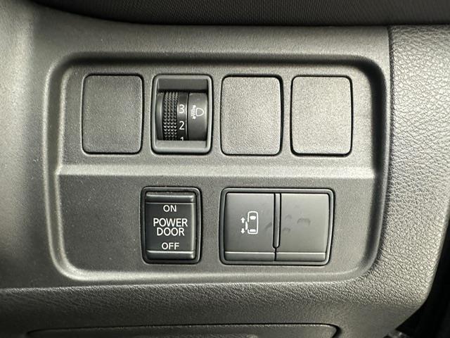 セレナ Ｓ　社外ＳＤナビ　アラウンドビューモニター　衝突軽減ブレーキ　オートクルーズコントロール　　社外ＥＴＣ　片側パワースライドドア　オートライト　オートハイビーム　ＬＥＤヘッドライト　プッシュスタート（8枚目）