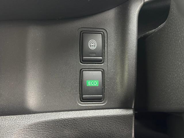 セレナ Ｓ　社外ＳＤナビ　アラウンドビューモニター　衝突軽減ブレーキ　オートクルーズコントロール　　社外ＥＴＣ　片側パワースライドドア　オートライト　オートハイビーム　ＬＥＤヘッドライト　プッシュスタート（9枚目）