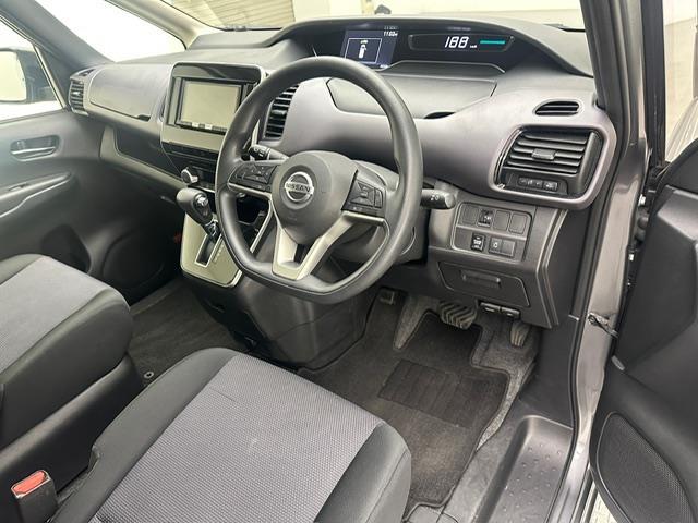 セレナ Ｓ　社外ＳＤナビ　アラウンドビューモニター　衝突軽減ブレーキ　オートクルーズコントロール　　社外ＥＴＣ　片側パワースライドドア　オートライト　オートハイビーム　ＬＥＤヘッドライト　プッシュスタート（18枚目）