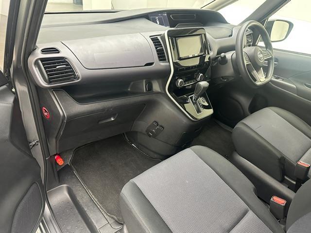 セレナ Ｓ　社外ＳＤナビ　アラウンドビューモニター　衝突軽減ブレーキ　オートクルーズコントロール　　社外ＥＴＣ　片側パワースライドドア　オートライト　オートハイビーム　ＬＥＤヘッドライト　プッシュスタート（19枚目）