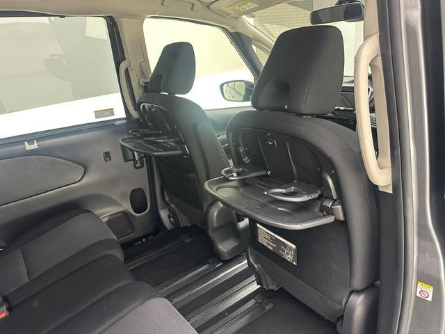 セレナ Ｓ　社外ＳＤナビ　アラウンドビューモニター　衝突軽減ブレーキ　オートクルーズコントロール　　社外ＥＴＣ　片側パワースライドドア　オートライト　オートハイビーム　ＬＥＤヘッドライト　プッシュスタート（22枚目）