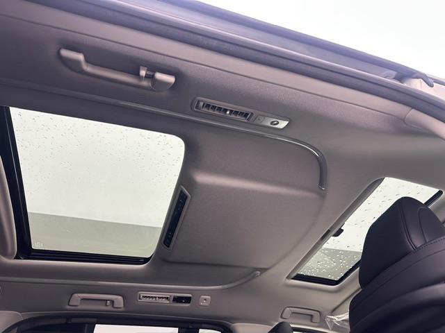 アルファード ２．５Ｓ　Ｃパッケージ　純正コネクトナビ　ＢＴ　ＵＳＢ　バックカメラ　ツインムーンルーフ　両側パワースライドドア　ＴＲＤエアロ　デジタルインナーミラー　レーダークルーズコントロール　クリアランスソナー　ＰＣＳ　ＬＴＡ　ＲＳＡ（14枚目）