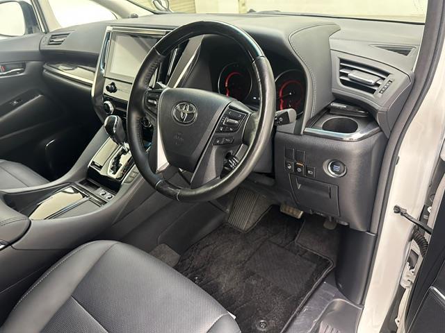 アルファード ２．５Ｓ　Ｃパッケージ　純正コネクトナビ　ＢＴ　ＵＳＢ　バックカメラ　ツインムーンルーフ　両側パワースライドドア　ＴＲＤエアロ　デジタルインナーミラー　レーダークルーズコントロール　クリアランスソナー　ＰＣＳ　ＬＴＡ　ＲＳＡ（20枚目）