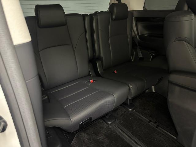 アルファード ２．５Ｓ　Ｃパッケージ　純正コネクトナビ　ＢＴ　ＵＳＢ　バックカメラ　ツインムーンルーフ　両側パワースライドドア　ＴＲＤエアロ　デジタルインナーミラー　レーダークルーズコントロール　クリアランスソナー　ＰＣＳ　ＬＴＡ　ＲＳＡ（26枚目）