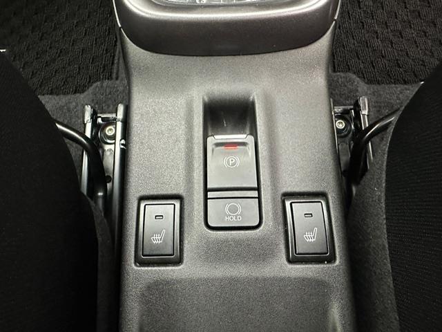 スイフト ハイブリッドＭＺ　純正ＤＡ　スマホ連携　ＵＳＢ　コーナーセンサー　アイドリングストップ　パドルシフト　シートヒーター　ＡＣＣ　ＢＳＭ　ＬＫＡ　ＰＣＳ　ＬＥＤヘッドライト　ＬＥＤフォグランプ　スペアキー×１　純正マット（5枚目）