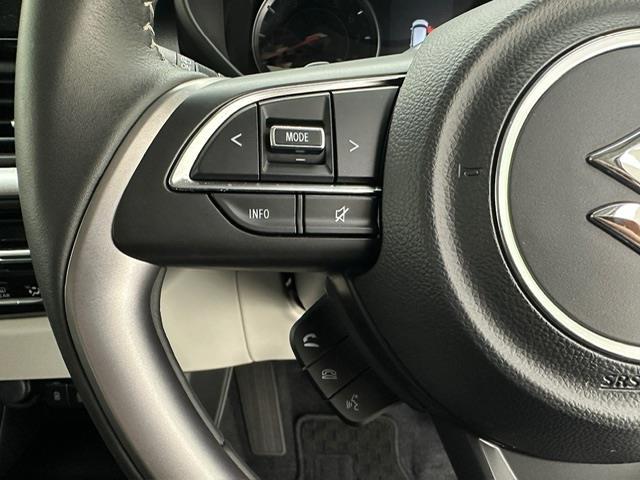 スイフト ハイブリッドＭＺ　純正ＤＡ　スマホ連携　ＵＳＢ　コーナーセンサー　アイドリングストップ　パドルシフト　シートヒーター　ＡＣＣ　ＢＳＭ　ＬＫＡ　ＰＣＳ　ＬＥＤヘッドライト　ＬＥＤフォグランプ　スペアキー×１　純正マット（10枚目）