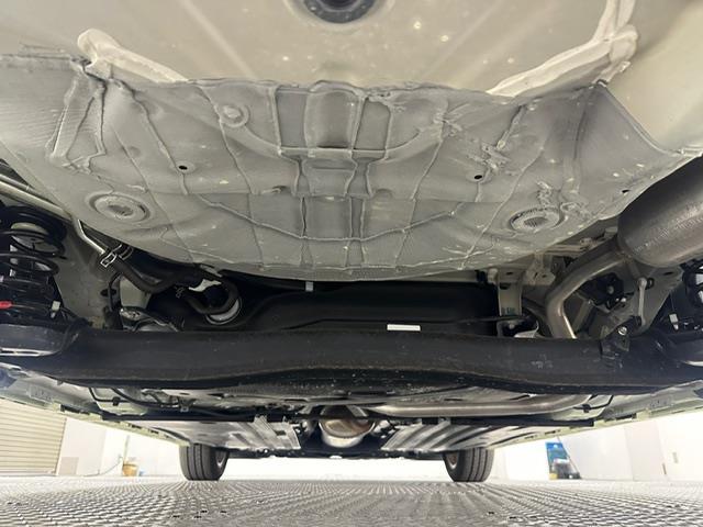 スイフト ハイブリッドＭＺ　純正ＤＡ　スマホ連携　ＵＳＢ　コーナーセンサー　アイドリングストップ　パドルシフト　シートヒーター　ＡＣＣ　ＢＳＭ　ＬＫＡ　ＰＣＳ　ＬＥＤヘッドライト　ＬＥＤフォグランプ　スペアキー×１　純正マット（34枚目）