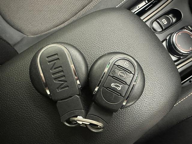 MINI クーパーD クロスオーバー 純正メモリナビ USB BT バックカメラ 純正ミラー一体型ETC レーダークルーズコントロール 衝突軽減ブレーキ レーンキープアシスト コーナーセンサー パワーバックドア LEDヘッド オートライト(13枚目)