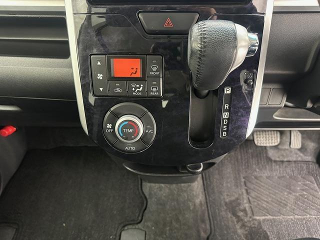 タント カスタムＲＳ　トップエディションＳＡＩＩＩ　社外ＳＤナビ　フルセグ　ＣＤ　ＤＶＤ　ＢＴ　ＭＳＶ　バックカメラ　両側パワースライドドア　ハーフレザーシート　シートヒーター　衝突軽減ブレーキ　レーンキープアシスト　コーナーセンサー　スマートキー（3枚目）