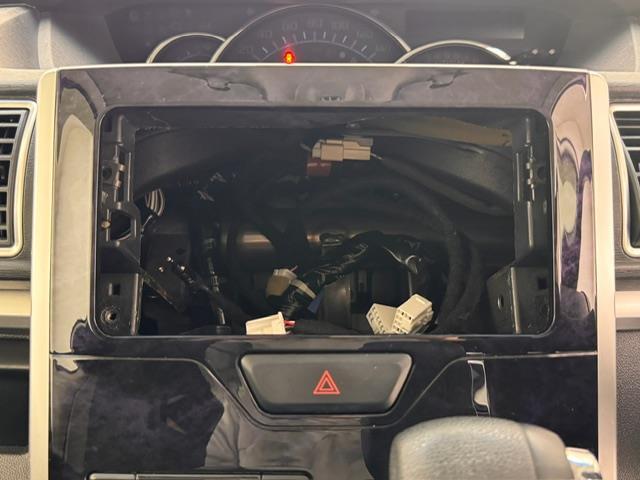 タント カスタムＸ　トップエディションリミテッドＳＡＩＩＩ　両側パワースライドドア　衝突軽減ブレーキ　コーナーセンサー　ＬＥＤヘッドライト　オートライト　オートハイビーム　ＬＥＤフォグライト　ハーフレザーシート　シートヒーター　アイドリングストップ　スマキー（3枚目）