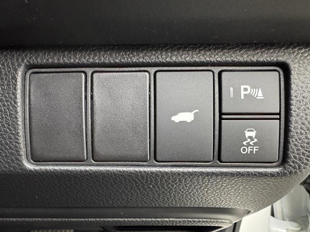 ヴェゼル e:HEV Z 登録済未使用車 純正ディスプレイオーディオ 純正メモリナビ ワイヤレス充電 コーナーセンサー ACC LKA PCS BSM バックカメラ パドルシフト ビルトインETC2.0 シートヒーター(17枚目)