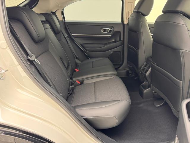 ヴェゼル e:HEV Z 登録済未使用車 純正ディスプレイオーディオ 純正メモリナビ ワイヤレス充電 コーナーセンサー ACC LKA PCS BSM バックカメラ パドルシフト ビルトインETC2.0 シートヒーター(27枚目)