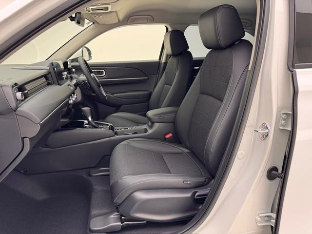 ヴェゼル e:HEV Z 登録済未使用車 純正ディスプレイオーディオ 純正メモリナビ ワイヤレス充電 コーナーセンサー ACC LKA PCS BSM バックカメラ パドルシフト ビルトインETC2.0 シートヒーター(29枚目)