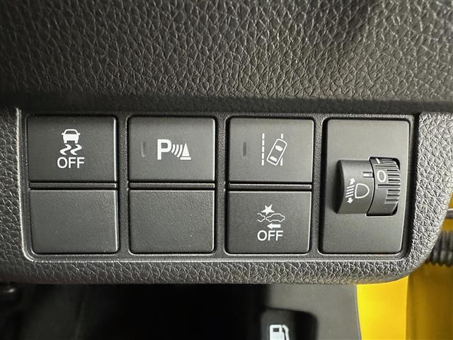 N-ONE RS 社外ナビ(CD、DVD、BT、フルセグTV)バックカメラ クルーズコントロール シートヒーター オートライト LEDヘッドライト 純正15インチアルミホイール 社外フロアマット オートブレーキホールド(8枚目)