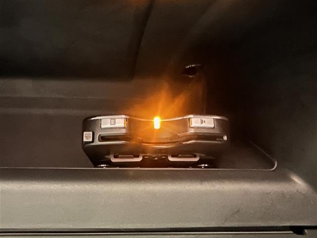 N-ONE RS 社外ナビ(CD、DVD、BT、フルセグTV)バックカメラ クルーズコントロール シートヒーター オートライト LEDヘッドライト 純正15インチアルミホイール 社外フロアマット オートブレーキホールド(9枚目)