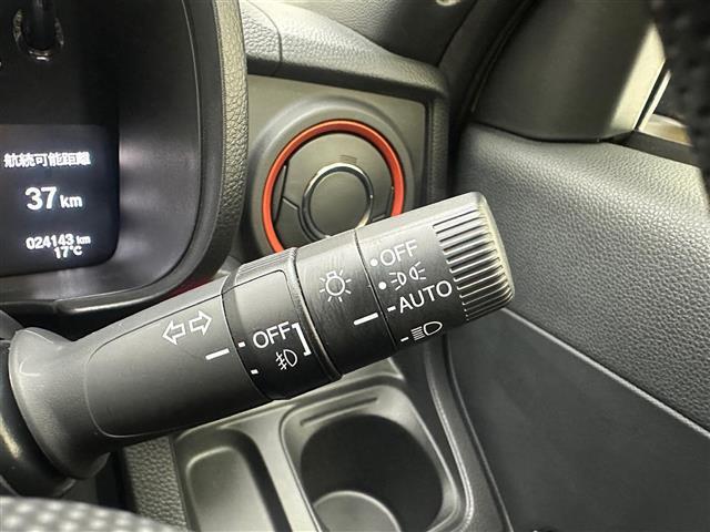 N-ONE RS 社外ナビ(CD、DVD、BT、フルセグTV)バックカメラ クルーズコントロール シートヒーター オートライト LEDヘッドライト 純正15インチアルミホイール 社外フロアマット オートブレーキホールド(12枚目)