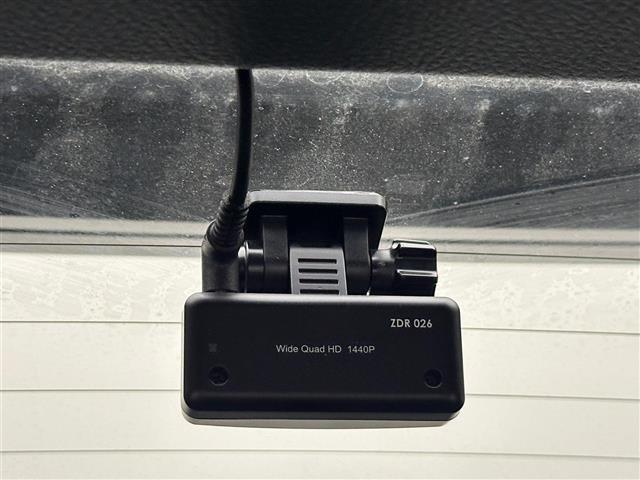 Ｃ－ＨＲ Ｓ　ＧＲスポーツ　純正ディスプレイオーディオ（ＵＳＢ／フルセグ／Ｂｌｕｅｔｏｏｔｈ／Ｍｉｒａｃａｓｔ）　全方位カメラ　ハーフレザーシート　シートヒーター（Ｄ＋Ｎ席）　純正１９インチアルミホイール　純正フロアマット（11枚目）