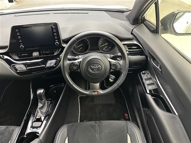 Ｃ－ＨＲ Ｓ　ＧＲスポーツ　純正ディスプレイオーディオ（ＵＳＢ／フルセグ／Ｂｌｕｅｔｏｏｔｈ／Ｍｉｒａｃａｓｔ）　全方位カメラ　ハーフレザーシート　シートヒーター（Ｄ＋Ｎ席）　純正１９インチアルミホイール　純正フロアマット（18枚目）