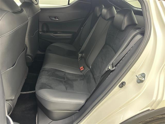 Ｃ－ＨＲ Ｓ　ＧＲスポーツ　純正ディスプレイオーディオ（ＵＳＢ／フルセグ／Ｂｌｕｅｔｏｏｔｈ／Ｍｉｒａｃａｓｔ）　全方位カメラ　ハーフレザーシート　シートヒーター（Ｄ＋Ｎ席）　純正１９インチアルミホイール　純正フロアマット（24枚目）