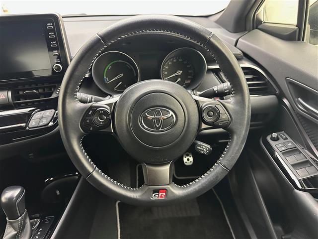 Ｃ－ＨＲ Ｓ　ＧＲスポーツ　純正ディスプレイオーディオ（ＵＳＢ／フルセグ／Ｂｌｕｅｔｏｏｔｈ／Ｍｉｒａｃａｓｔ）　全方位カメラ　ハーフレザーシート　シートヒーター（Ｄ＋Ｎ席）　純正１９インチアルミホイール　純正フロアマット（39枚目）