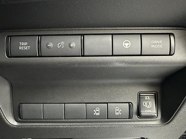 セレナ e-パワー ハイウェイスターV 登録済未使用車 純正メモリナビ(Bluetooth/フルセグ/USB/HDMI) 全方位カメラ 前後コーナーセンサー ワイヤレス充電 プロパイロット ブラインドスポットモニター 両側パワースライドドア(9枚目)